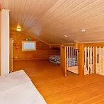 בית נופש Hallan Paroni B Paritalo By Interhome *